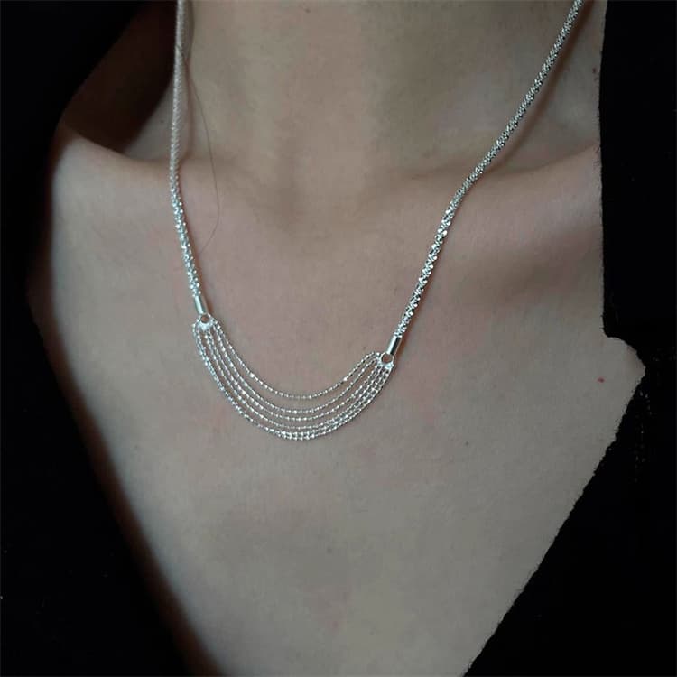 ネックレスチェーン 上品多層チェーン鎖骨ネックレス銀色重ね付け風